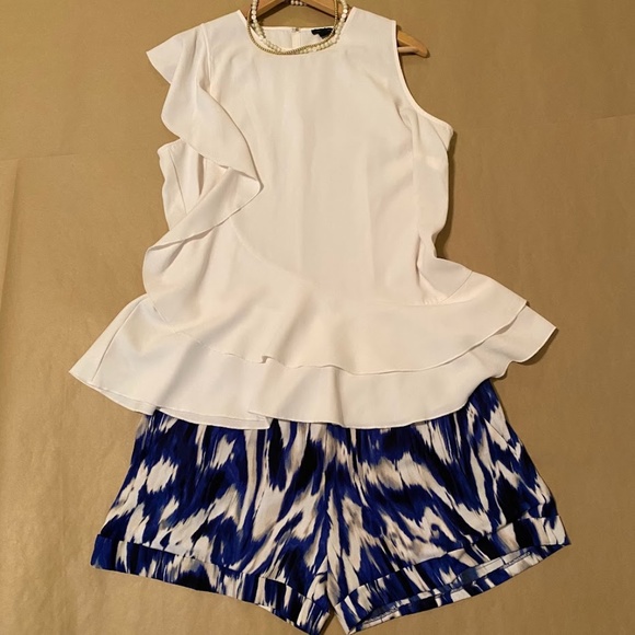 💙 4 for $40 💙 Ann Taylor White Sleeveless Blouse - Picture 2 of 8